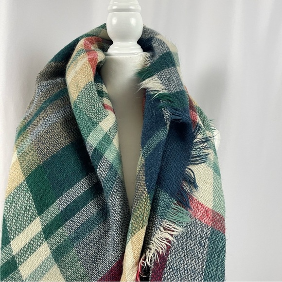 Maurices Plaid Fall Winter Buttery Soft Scarf Warm Cozy Fringe - Picture 6 of 6